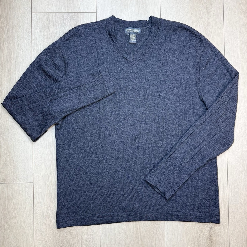VTG Banana Republic Mens L Gray Merino Wool V Neck Sweater Italian Knit Pullover